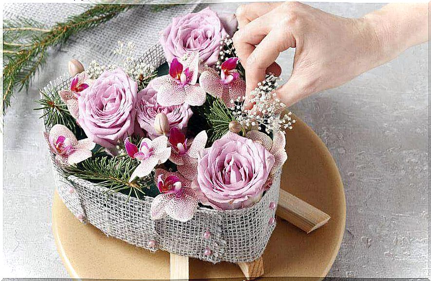 5 ways to make flowers with decorative materials