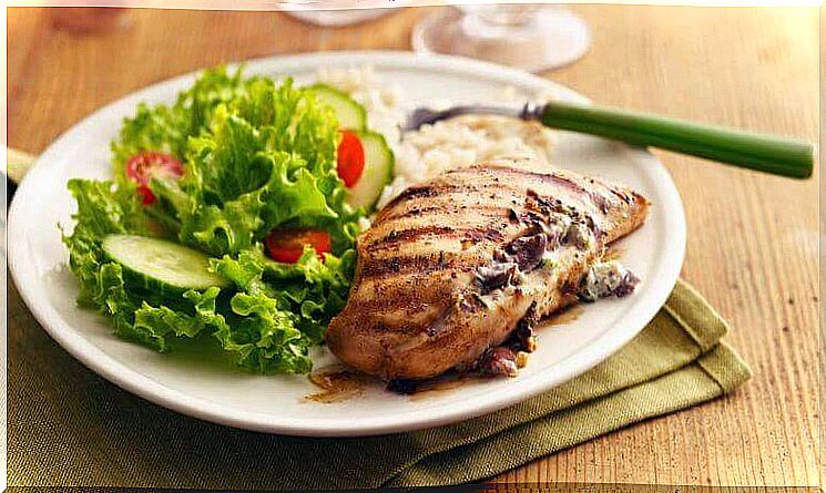 Delicious dishes such as a piece of grilled chicken fillet