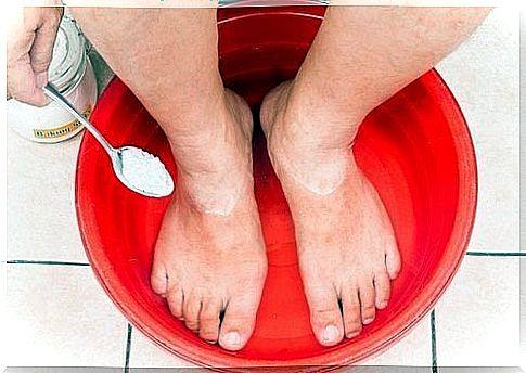 Foot bath with baking soda