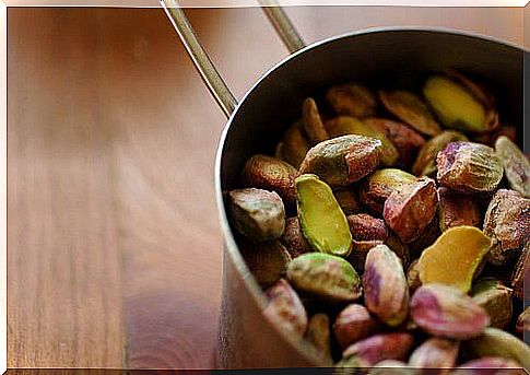 Pistachios help with weight loss