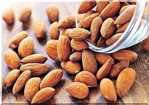 Almond help with weight loss