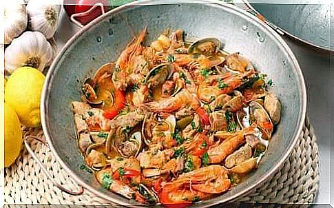 Seafood soup preparation