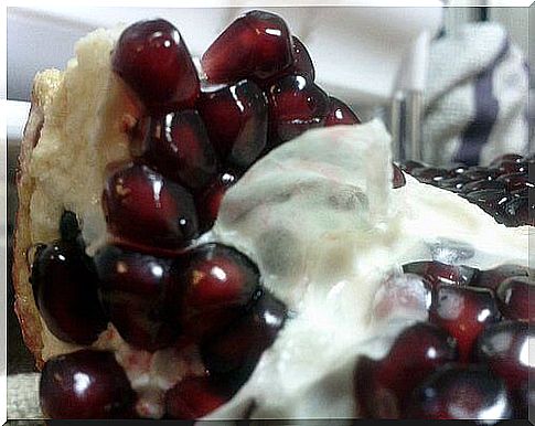 Anti-aging tips pomegranate