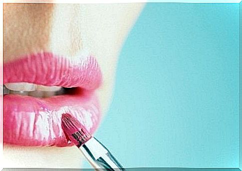 turn your old lipstick into lip gloss