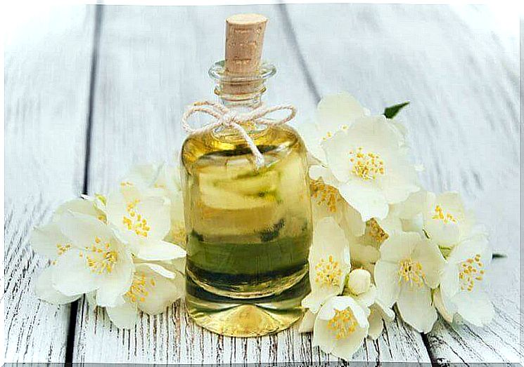 Benefits of Essential Oils: Jasmine