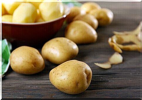 Preparing potatoes