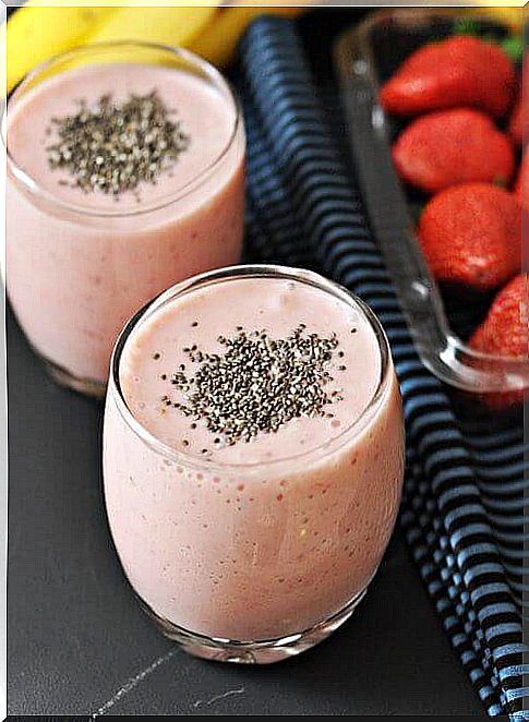 Strawberry drinks with chia seeds