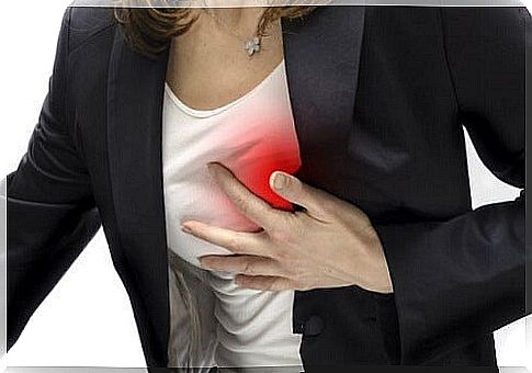 Symptoms of a heart attack in women