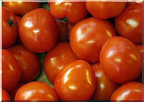 Tomatoes are good natural diuretics