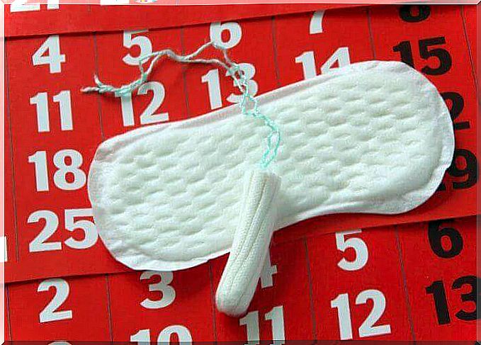 Sanitary pads and tampon on a calendar