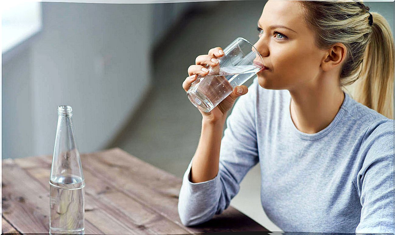 You can prevent hemorrhoids by drinking enough water